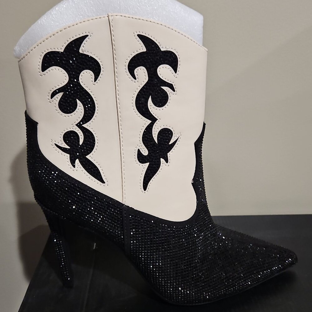 Womens boots - Picture 1 of 2